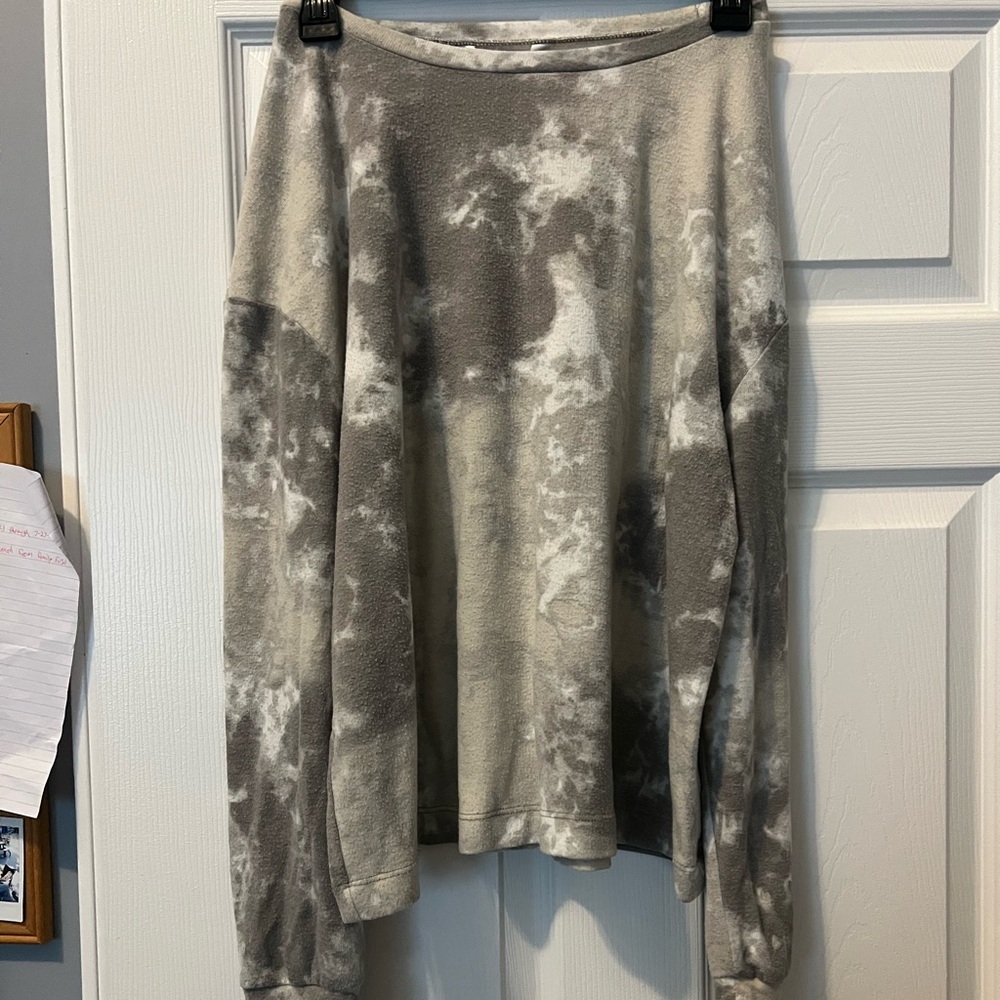 Time and Tru Gray Tie-Dye Crew Neck Sweater